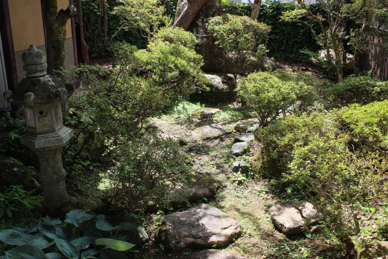 Hostel Murasaki Ryokan Такаяма Экстерьер фото