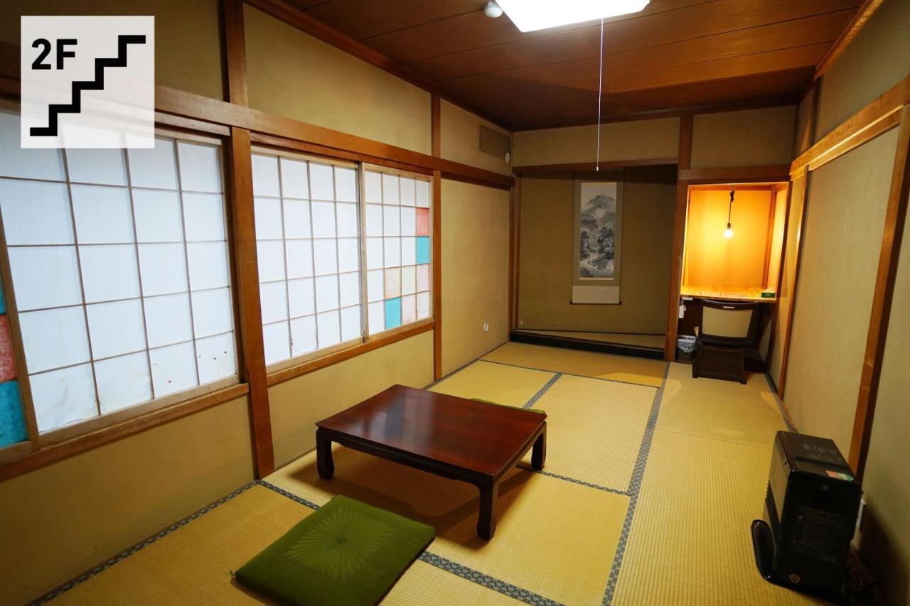 Hostel Murasaki Ryokan Такаяма Экстерьер фото