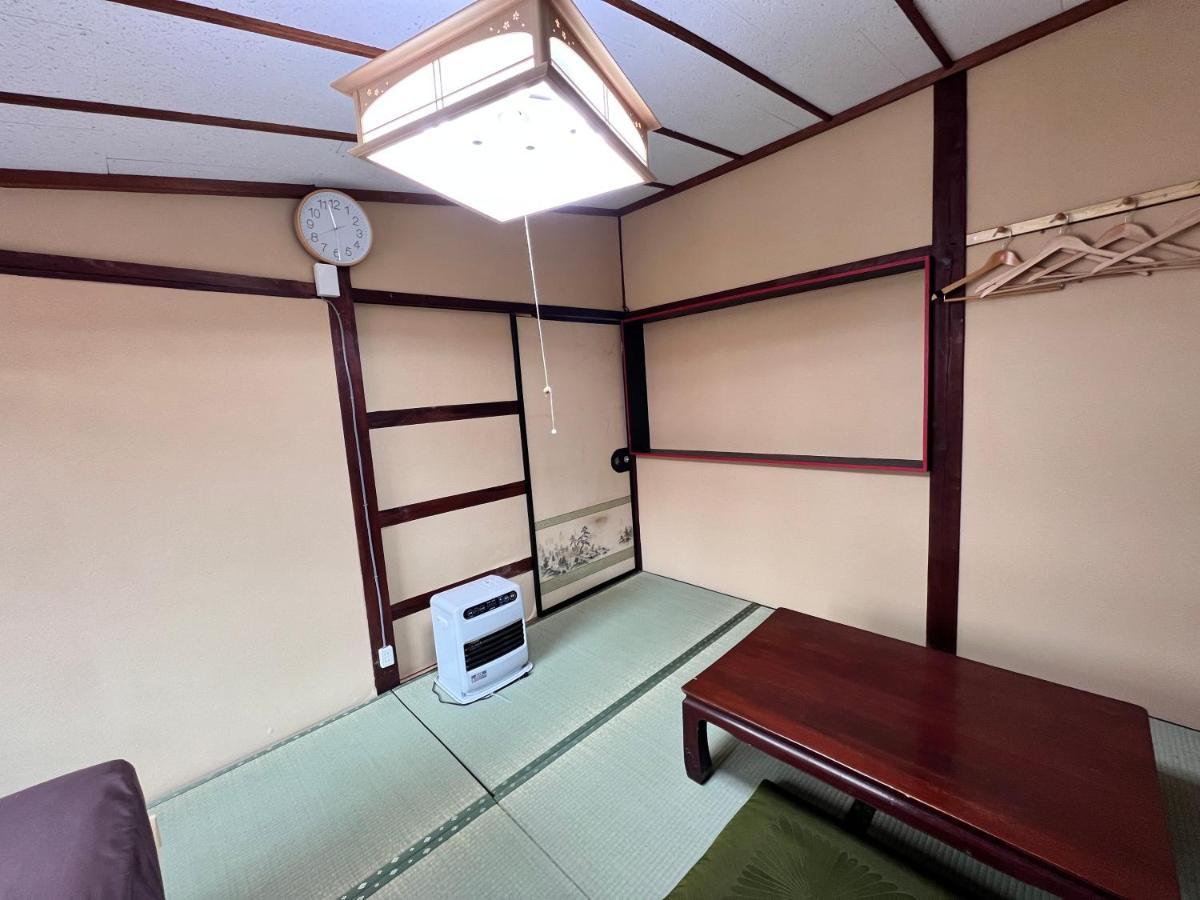 Hostel Murasaki Ryokan Такаяма Экстерьер фото
