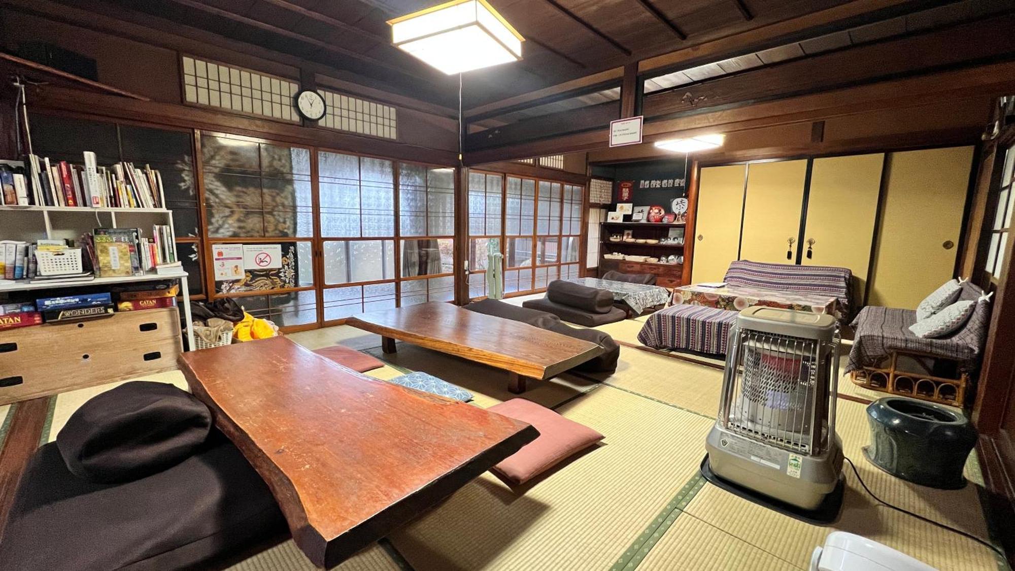 Hostel Murasaki Ryokan Такаяма Экстерьер фото