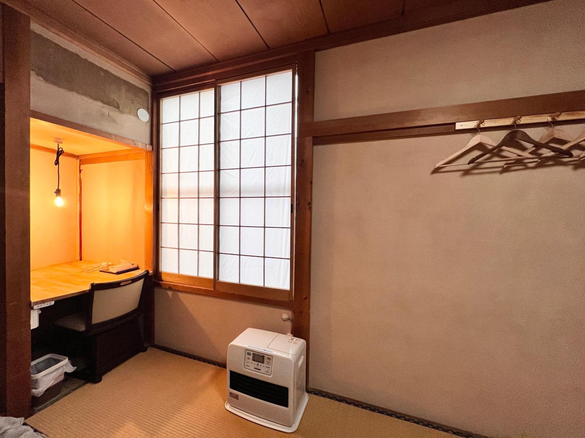 Hostel Murasaki Ryokan Такаяма Экстерьер фото