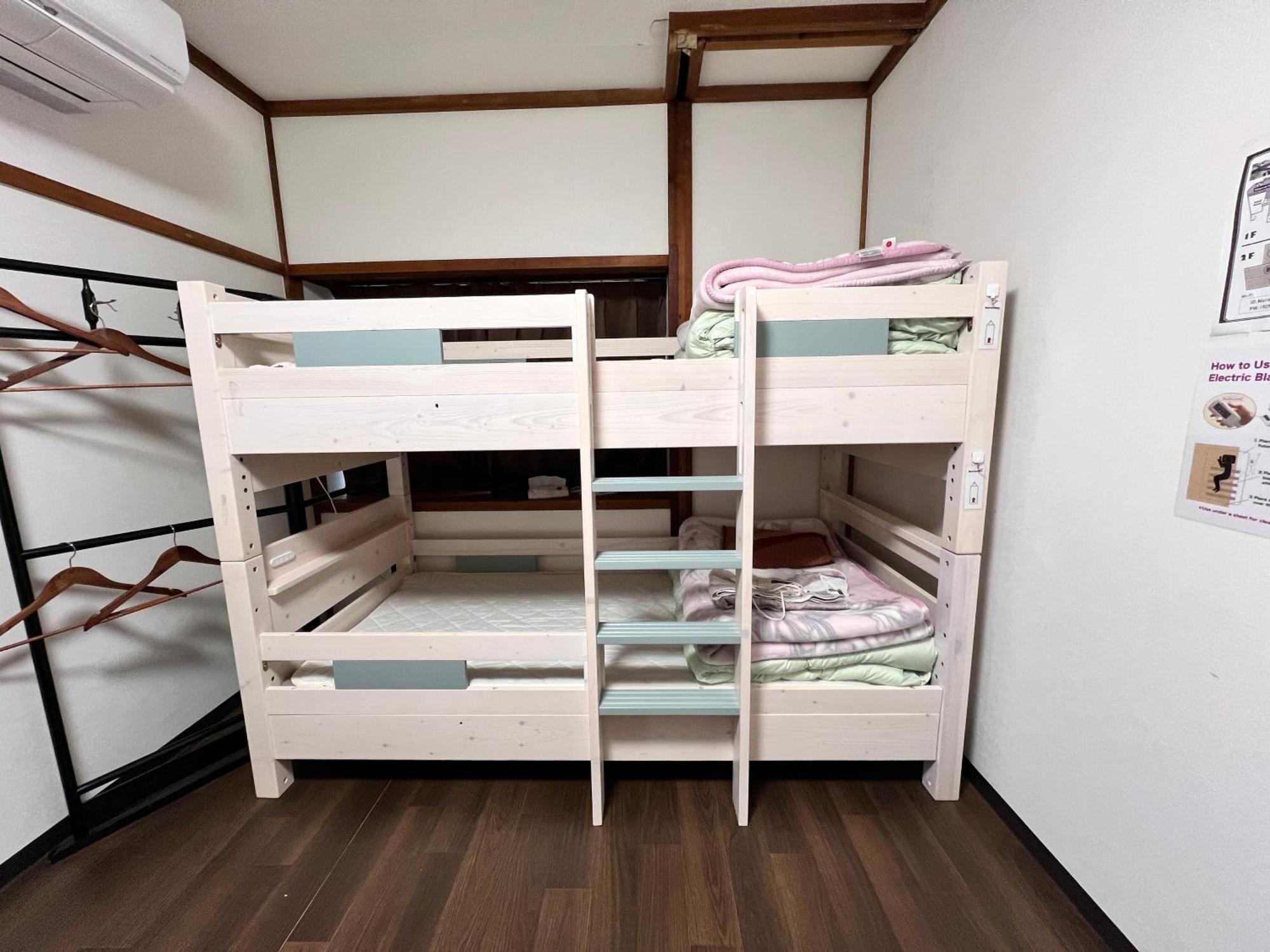Hostel Murasaki Ryokan Такаяма Экстерьер фото