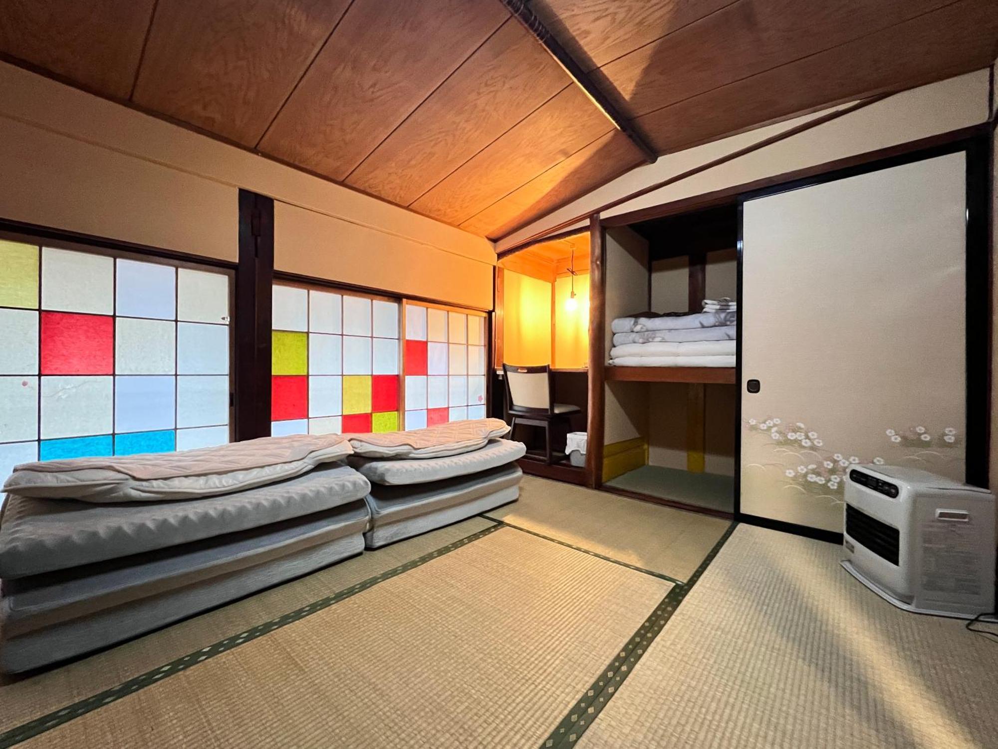 Hostel Murasaki Ryokan Такаяма Экстерьер фото