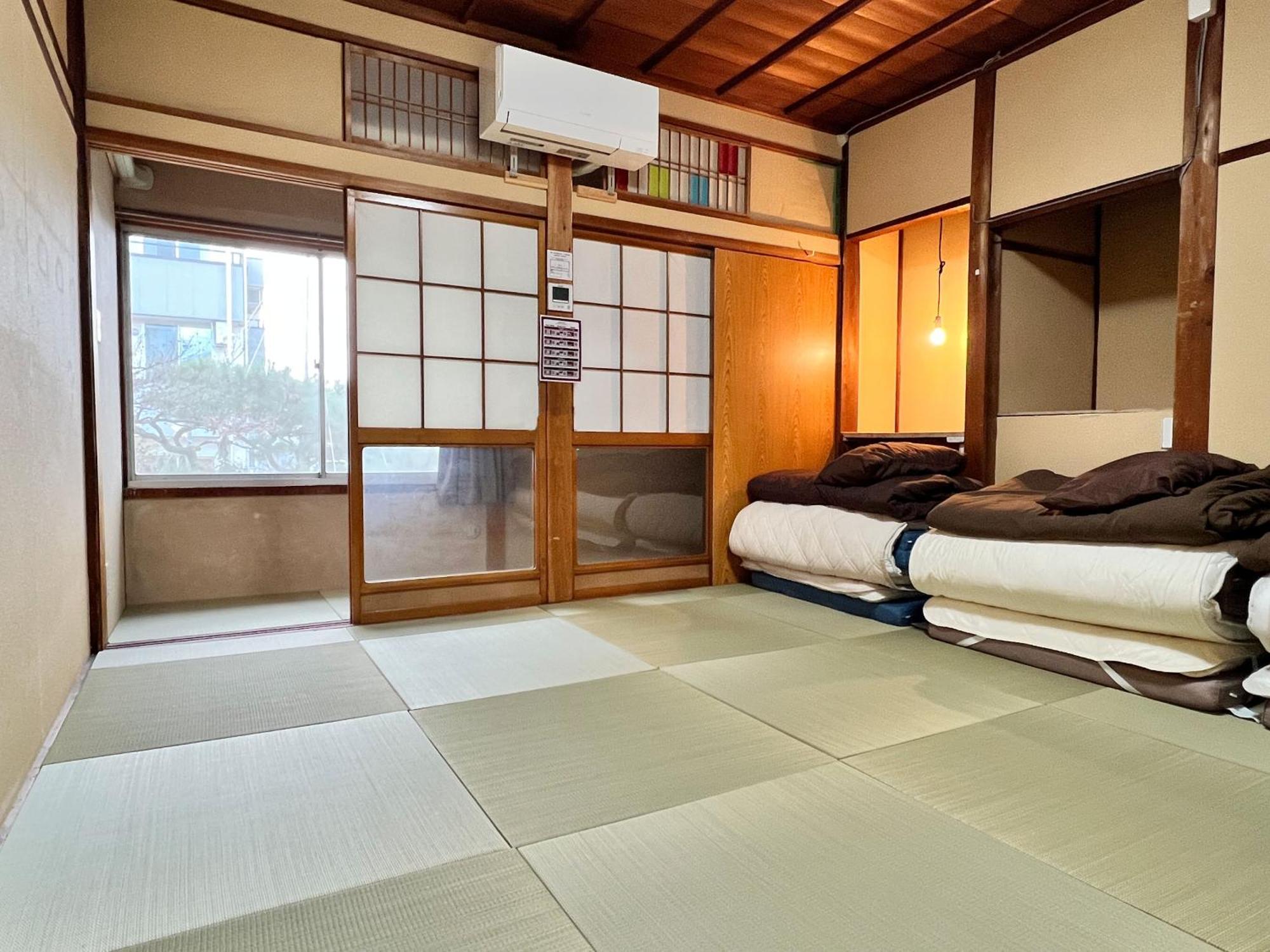 Hostel Murasaki Ryokan Такаяма Экстерьер фото